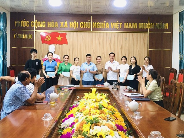 Đảng ủy xã Thuận Lộc tổ chức gặp mặt  các quần chúng ưu tú tham gia học lớp  cảm tình đảng đợt 2 năm 2023