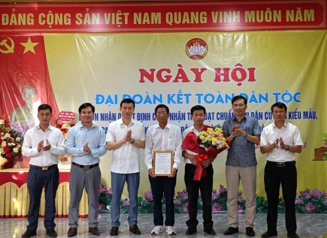 Thôn Tân Hòa, xã Thuận Lộc tổ chức ngày Hội Đại đoàn kết, ra mắt Ngôi Nhà trí tuệ và nhận quyết định khu dân cư NTM kiểu mẫu